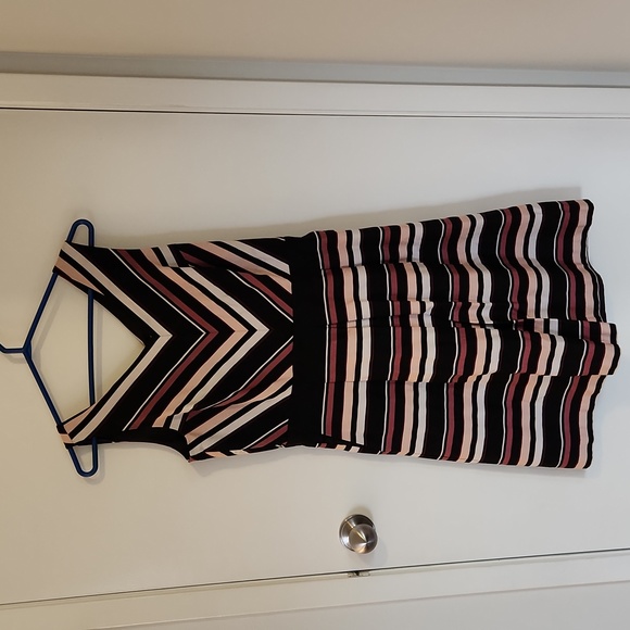 Black and pink striped dress - Picture 1 of 8